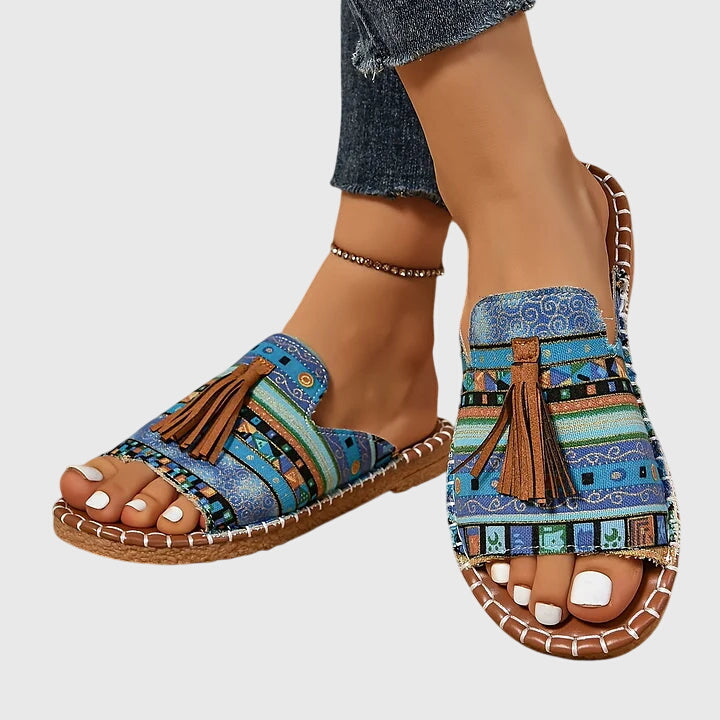 Giuliana™ – Boho nazouvací sandály se střapcem
