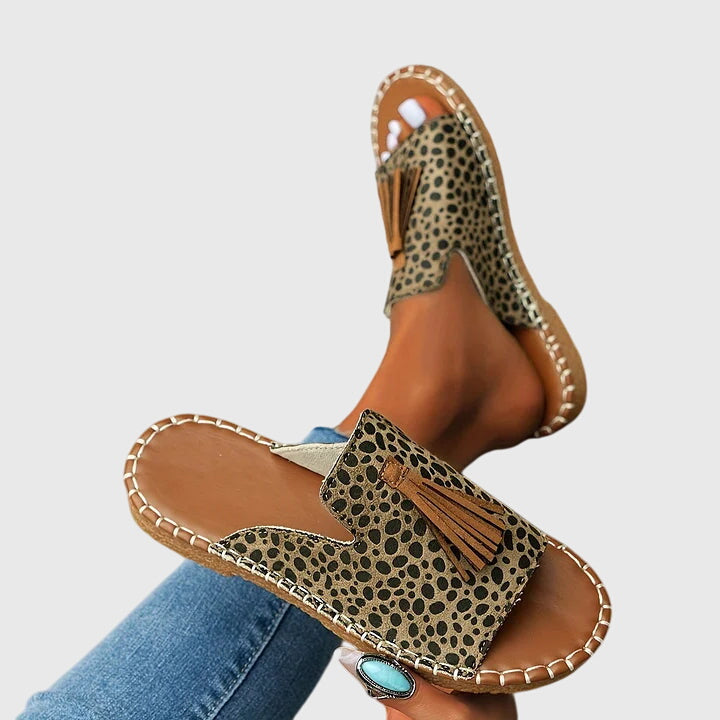 Giuliana™ – Boho nazouvací sandály se střapcem