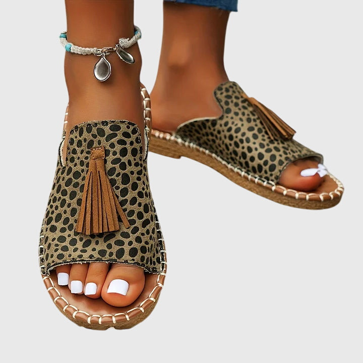 Giuliana™ – Boho nazouvací sandály se střapcem