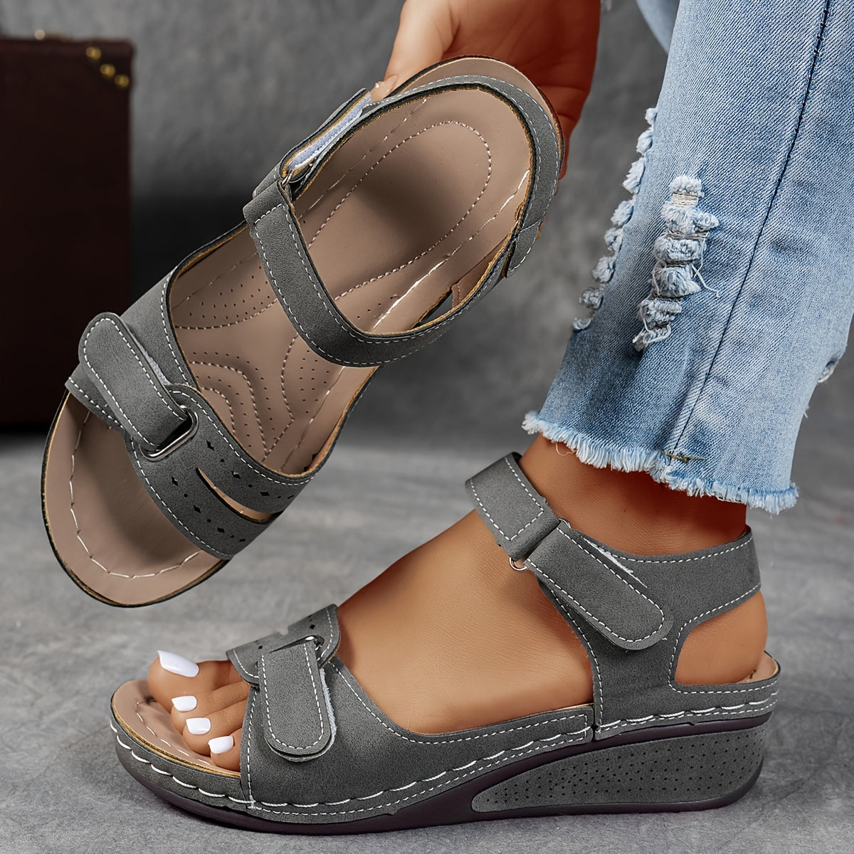 Keira™ – Sandály na klínu s nastavitelnými pásky