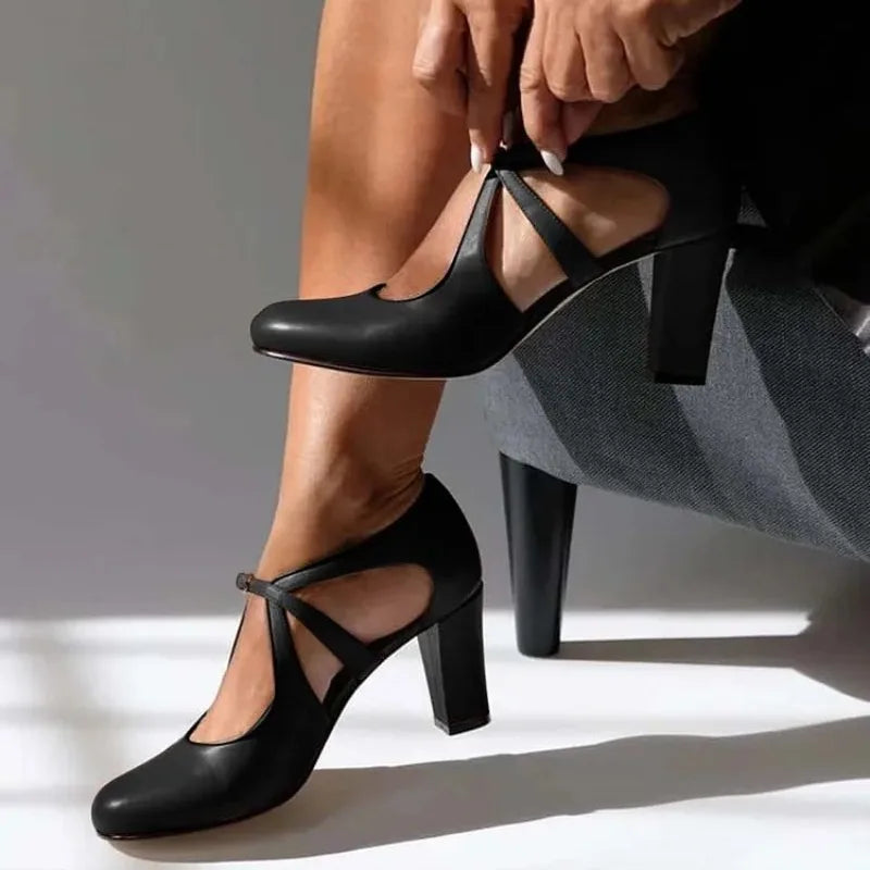 Quinn - Lodičky Na Podpätku S Řemínkem Uzavřená Špička Elegantní Design